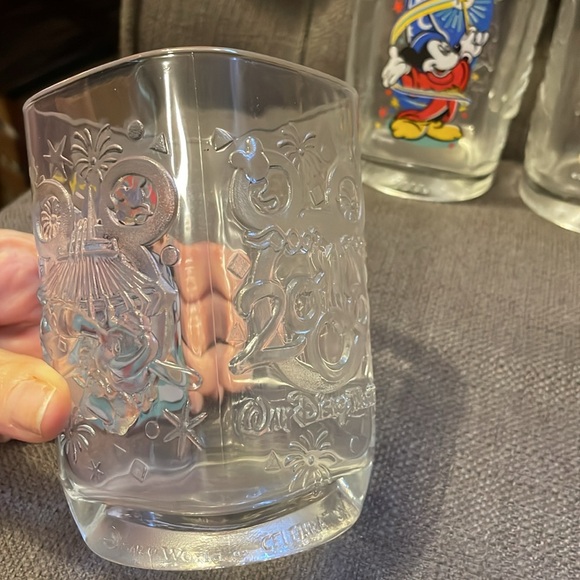 2000 Disney Mickey Mouse McDonald’s Glass Set of 4 - Picture 6 of 8